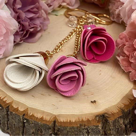 Multicolor Triple Rose Charm with Beads Keychain - Picture 9 of 12